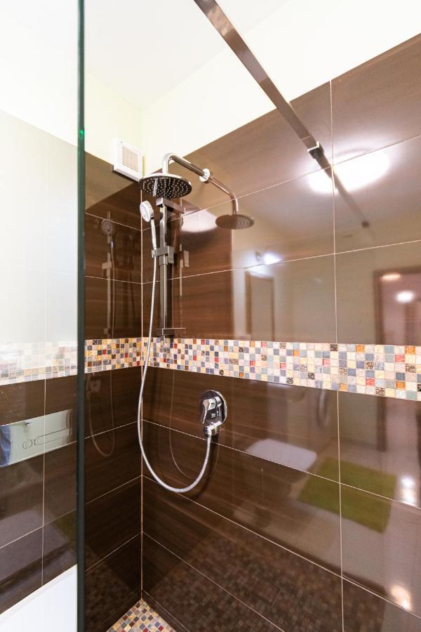 Nature Apartment - Minutes Away From The Old Town And Afi Mall Brašov Exteriér fotografie